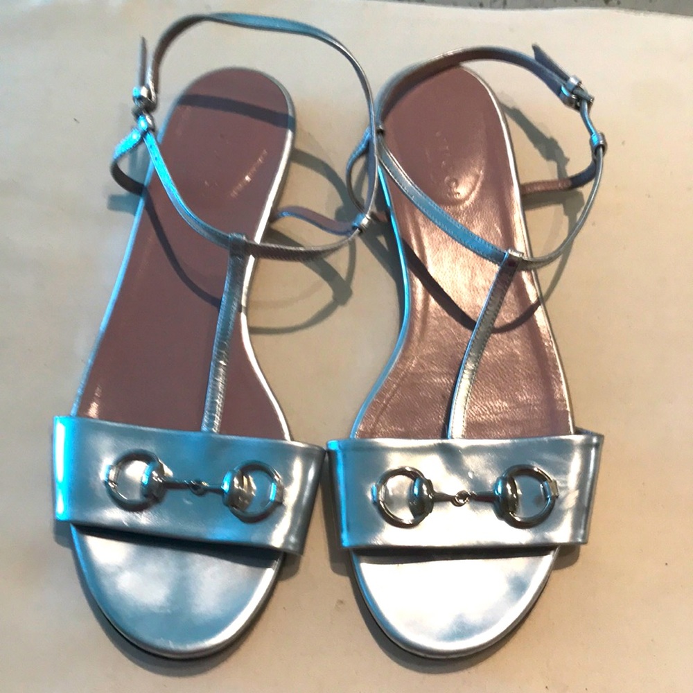 Gucci silver leather Horsebit flat sandals size 39 gently used